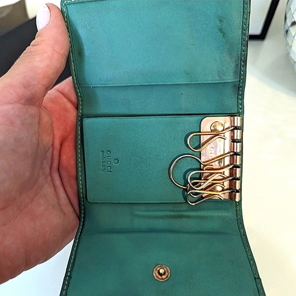 GUCCI AUTHENTIC LEATHER KEYHOLDER MONOGRAM CANVAS WITH BOX INCLUDED - Picture 8 of 10